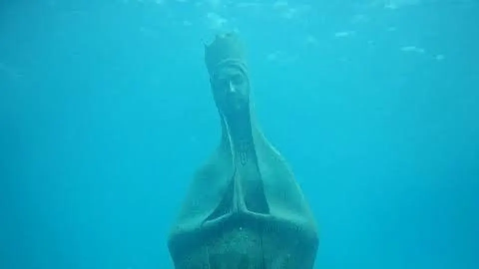 Virgen de Guadalupe sumergida en el fondo del mar de Acapulco